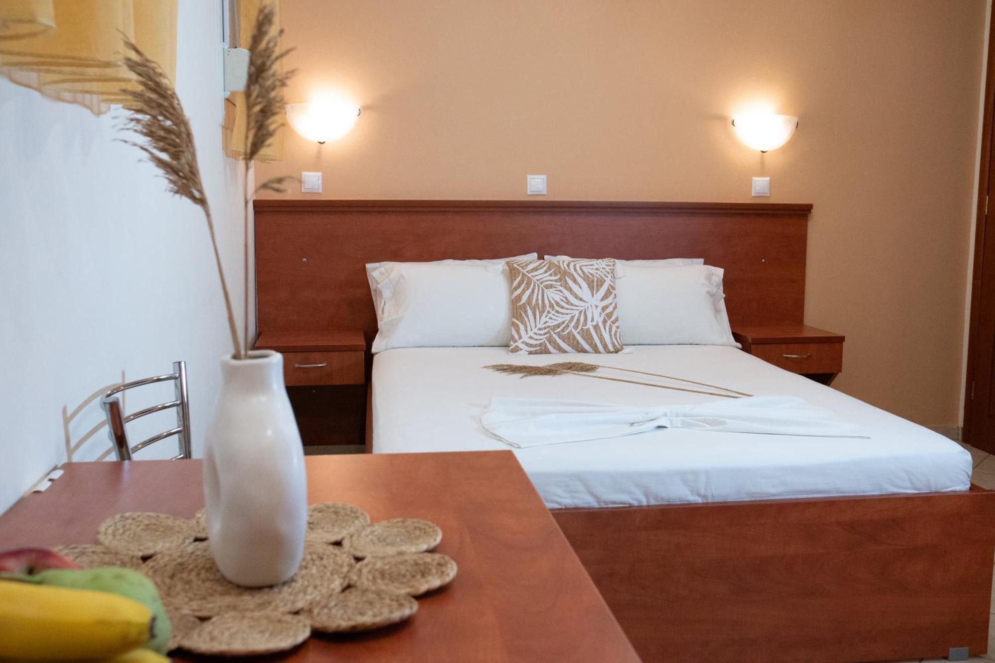Prince Apartments Volissos Room photo